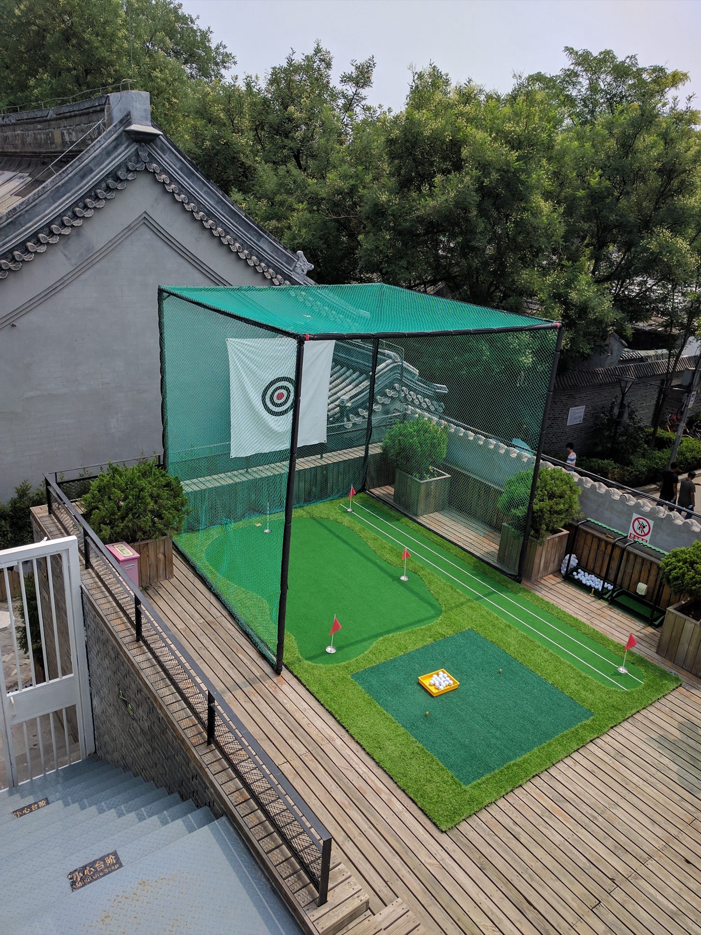 Mini-golf on the rooftop of a startup